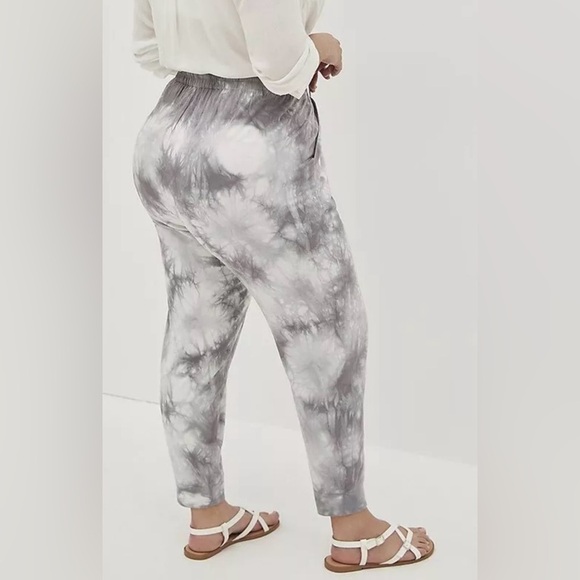 Torrid Relaxed Fit Jogger Challis Mid Rise Pant Tie Dye Gray size:1  Gray - Picture 3 of 14